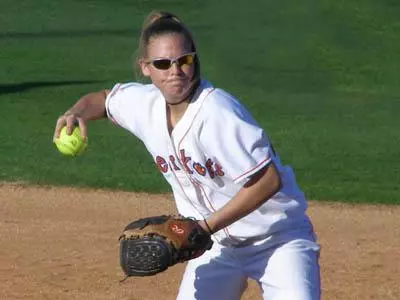 Softball drops doubleheader in Florida
