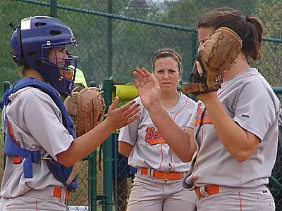 Softball takes doubleheader 6-1, 4-3