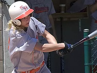 Kat softball sweeps UTSA 2-1, 5-4