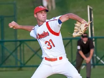 Baseball tops Prairie View A&M 12-1