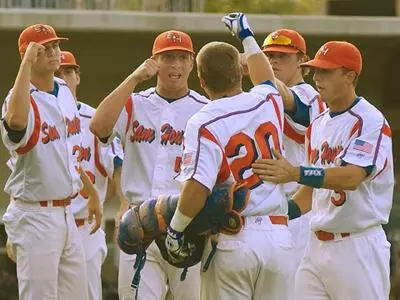Baseball rallies for 10-4 win over SFA