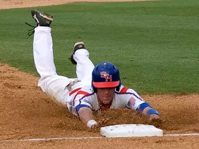 Baseball rallies again for 10-6 win at TSU