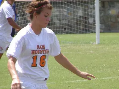 Soccer shuts out Thunderwolves 1-0