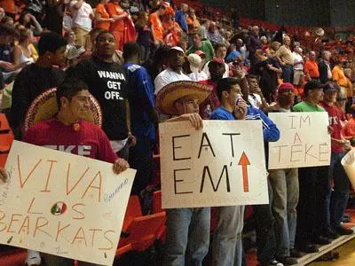 Men's basketball signs two post players