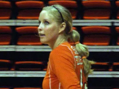 Haley Thomas totals 18 kills in loss at Lamar