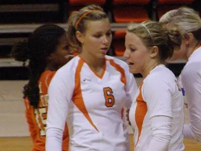 Volleyball 1-3 in tournament at Loyola-Chicago