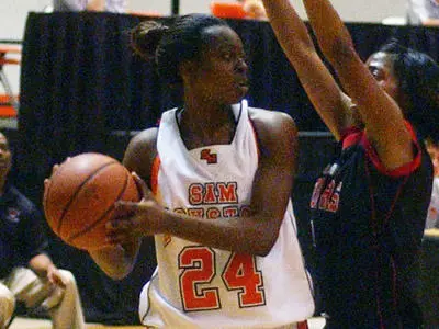 Women edge Central Arkansas 62-58