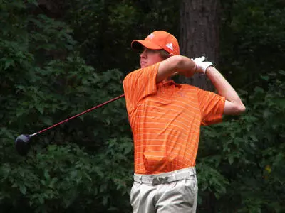Men's golf tied for lead at Southland