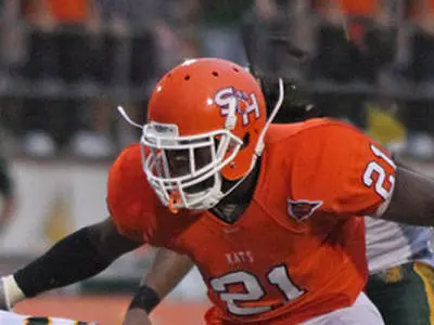 Southland football title hunt heating up