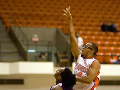 Men's basketball blasts Texas College 91-54