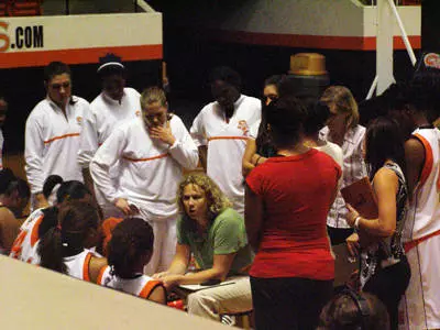 Nyha Carter signs with Bearkat women's basketball