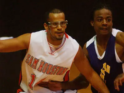 Gilberto Clavell wins "Player of Week" honors