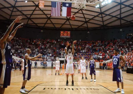 Basketball "Battle of Piney Woods" spans 85 seasons