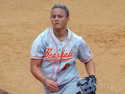 Softball opens 2010 season at UH this weekend