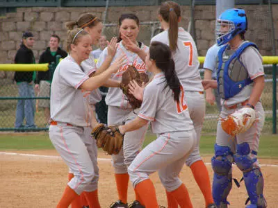 Softball to face No. 3 seed UTSA Thursday