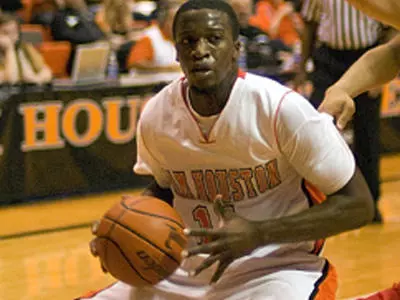 Men's basketball hosts LeTourneau Saturday at 7 p.m.