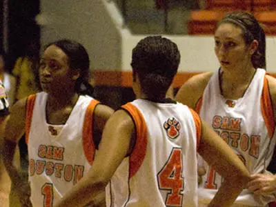 Women's basketball golf fundraiser Oct. 31