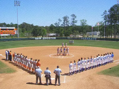 Softball concludes fall season strong