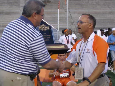 Curtis Collier to leave coaching at 2009 season end