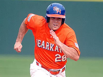 Baseball loses 7-5 in 10 innings to Lions