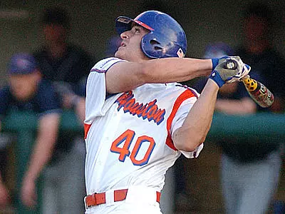 Bearkats blast Islanders 10-2 Thursday