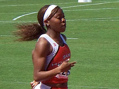 Desiree Taylor, 4x400 relay team win at Ty Terrell