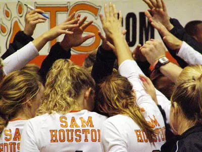 Kelli Stewart joins Bearkat volleyball