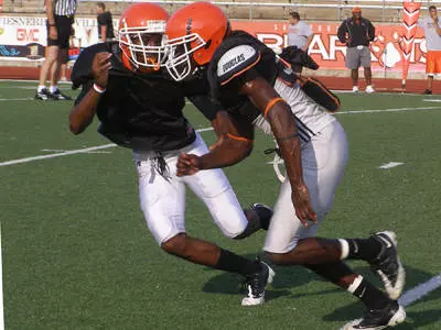 Defense shines in first scrimmage