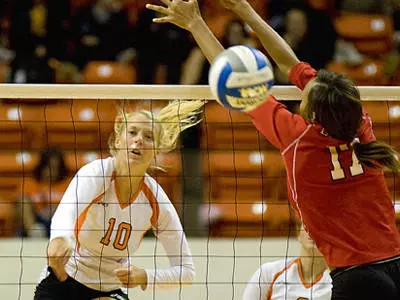 Volleyball goes five again in victory over Islanders