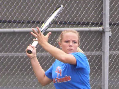 Women's tennis completes fall schedule at UH