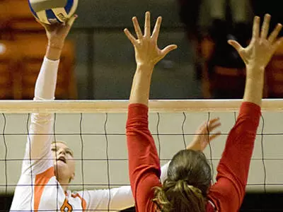 Volleyball rallies for five set win over Bobcats (W/video)