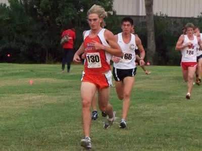 Cross country opens season at UH