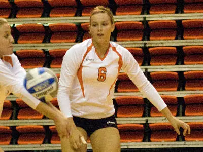 Kats knock off UH in five