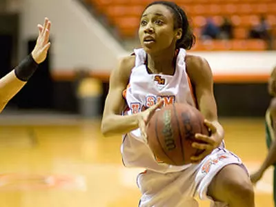 Women's basketball hosts Islanders Saturday afternoon