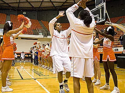 Women's basketball heads to Ole Miss