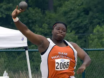 Track team posts good performances at Texas Relays