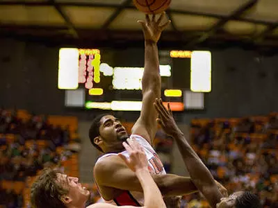 Unbeaten Kats, Islanders battle Saturday