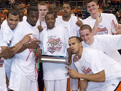 Men's basketball season tickets now on sale