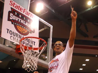 Senior support an ace for new head coach