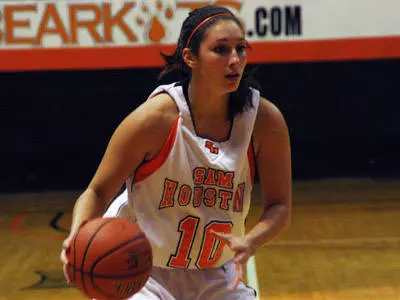 Martin's 34 points power women to fourth victory