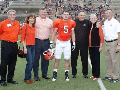 Randy Stewart presented Tom Davis scholarship