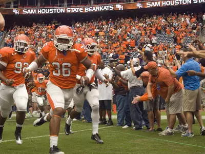 Lettermen's pregame player tunnel big hit at Reliant Stadium