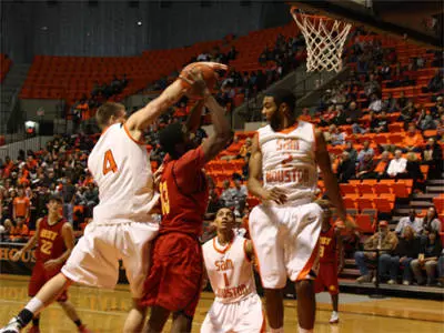 Bearkats down scrappy Saint Thomas 54-46