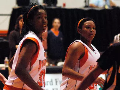Women's basketball travels to TCU Sunday