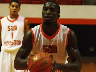 Josten Crow scores 24 as Kats roll over UNT 94-74
