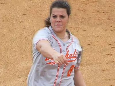 Softbal shuts out Kansas 8-0 in opener