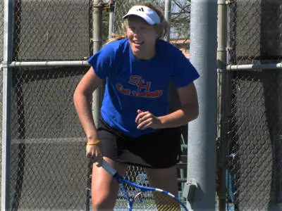Tennis knocks off A&M-Corpus Christi 4-3 Sunday