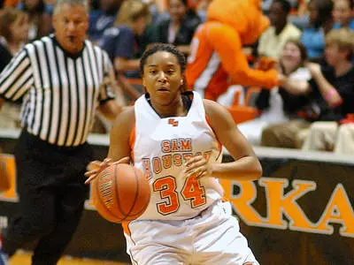 Women's basketball hosts exhibition Saturday night