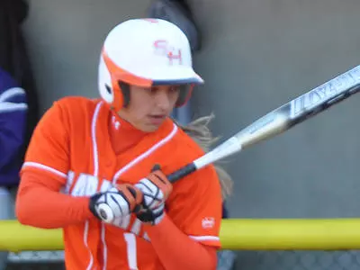 Softball sweeps doubleheader at Corpus 4-2 and 9-8