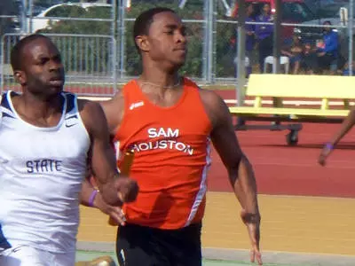 Track team posts good performances at Texas Relays